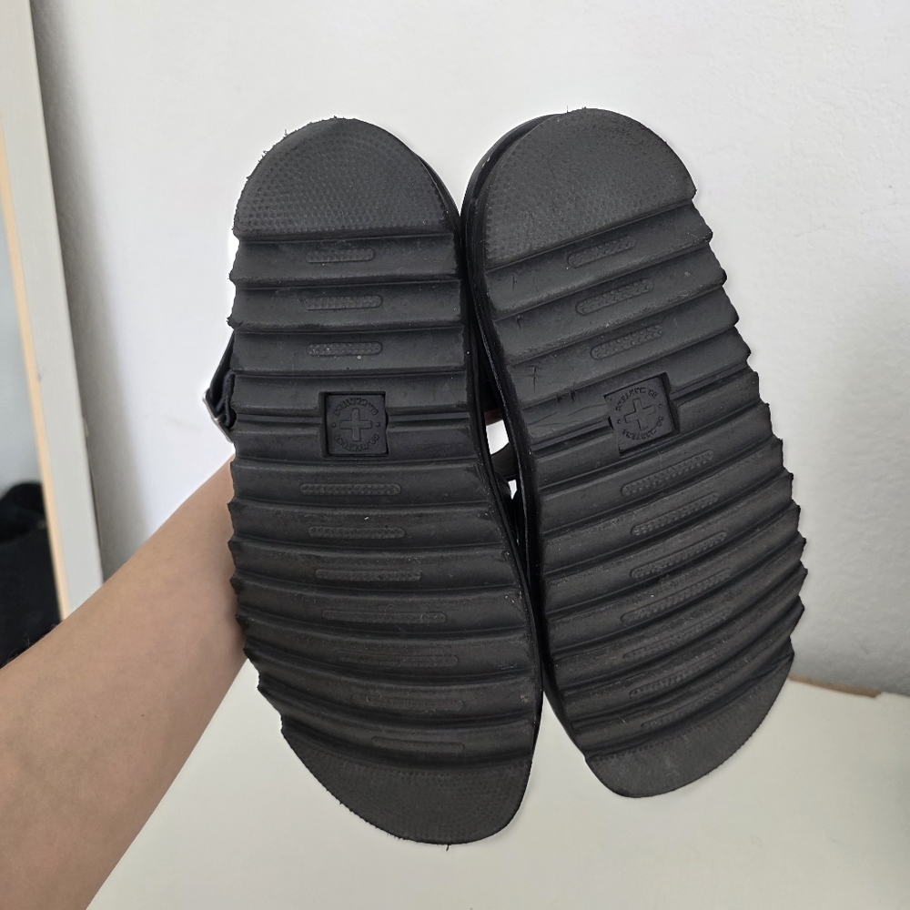 Dr Martens Avry Hydro Leather Strap Sandals - Picture 4 of 7